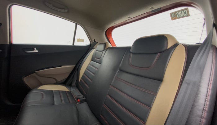 2017 Hyundai Grand i10 SPORTZ 1.2 KAPPA VTVT, Petrol, Manual, 28,008 km, Right Side Rear Door Cabin
