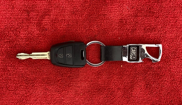2017 Hyundai Grand i10 SPORTZ 1.2 KAPPA VTVT, Petrol, Manual, 28,008 km, Key Close Up