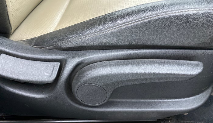 2018 Hyundai Verna 1.6 SX VTVT (O), Petrol, Manual, 33,444 km, Driver Side Adjustment Panel