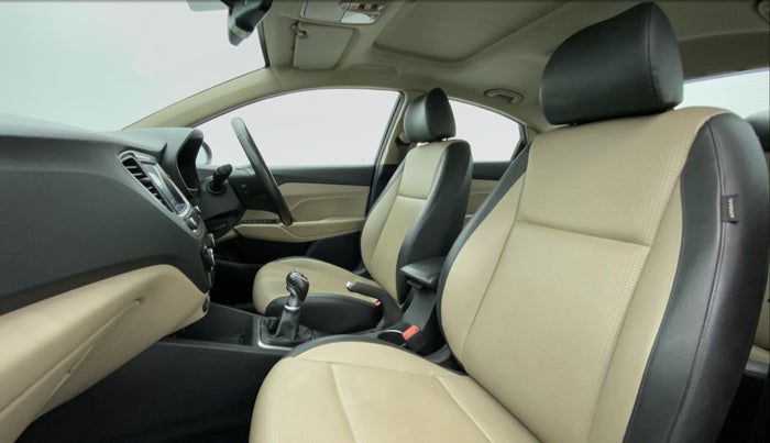 2018 Hyundai Verna 1.6 SX VTVT (O), Petrol, Manual, 33,444 km, Right Side Front Door Cabin View
