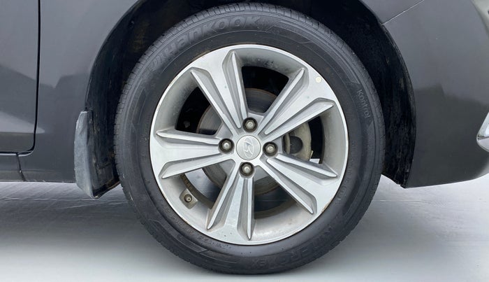 2018 Hyundai Verna 1.6 SX VTVT (O), Petrol, Manual, 33,444 km, Right Front Wheel