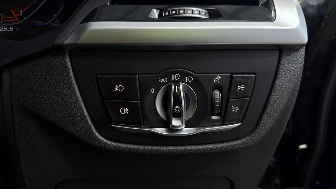 2020 BMW X3 sDrive20i M Sport, Automatic, 70396 km, Utility Switches/Buttons