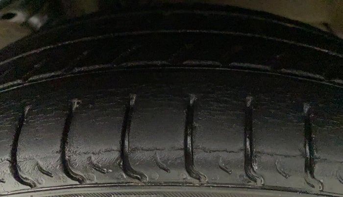 2015 Maruti Wagon R 1.0 LXI CNG, CNG, Manual, 70,547 km, Left Rear Tyre Tread