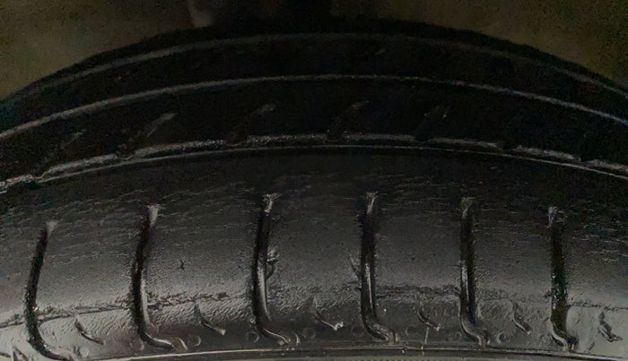 2015 Maruti Wagon R 1.0 LXI CNG, CNG, Manual, 70,547 km, Right Rear Tyre Tread