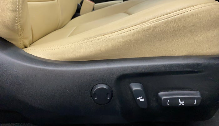 2018 Toyota Corolla Altis D 4D GL, Diesel, Manual, 84,978 km, Driver Side Adjustment Panel