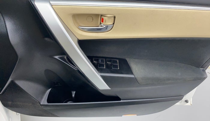 2018 Toyota Corolla Altis D 4D GL, Diesel, Manual, 84,978 km, Driver Side Door Panels Control
