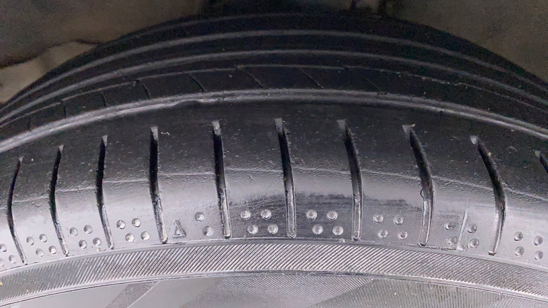 Left Front Tyre Tread