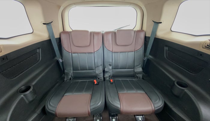 2014 Mahindra XUV500 W8 FWD, Diesel, Manual, 90,908 km, Third Seat Row ( optional )