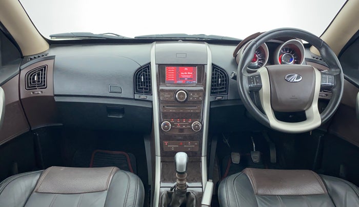 2014 Mahindra XUV500 W8 FWD, Diesel, Manual, 90,908 km, Dashboard