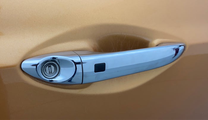2014 Hyundai Grand i10 ASTA 1.2 AT VTVT, Petrol, Automatic, 76,393 km, Lock system - Keyless sensor not working