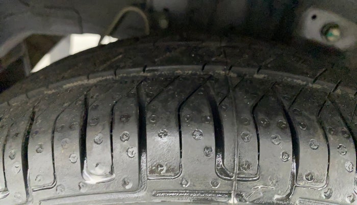 2011 Hyundai Eon MAGNA O, Petrol, Manual, 20,998 km, Right Rear Tyre Tread