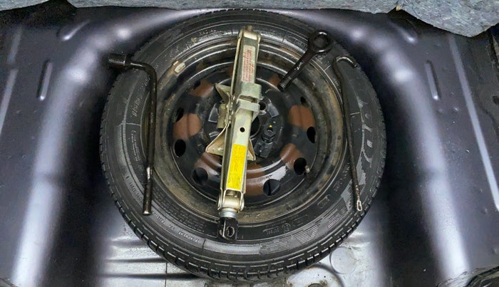 2011 Hyundai Eon MAGNA O, Petrol, Manual, 20,998 km, Spare Tyre