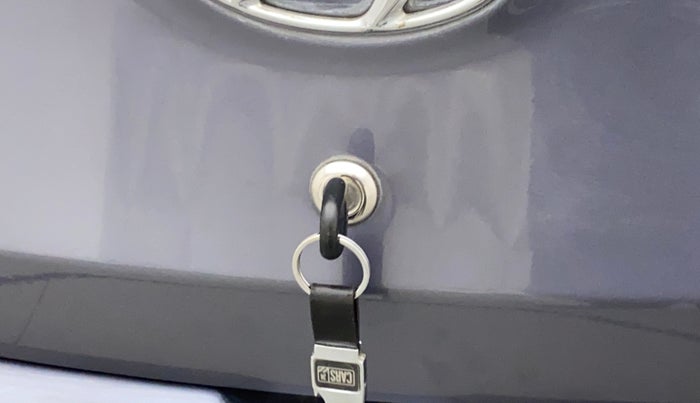 2011 Hyundai Eon MAGNA O, Petrol, Manual, 20,998 km, Lock system - Boot door not opening through lever