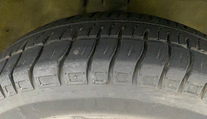 2017 Maruti Alto 800 LXI, Petrol, Manual, 25,428 km, Right Front Tyre Tread