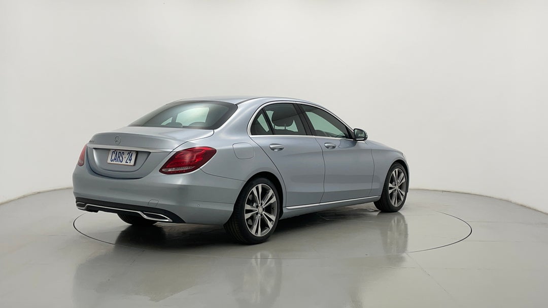 Right Back Diagonal (45- Degree) View