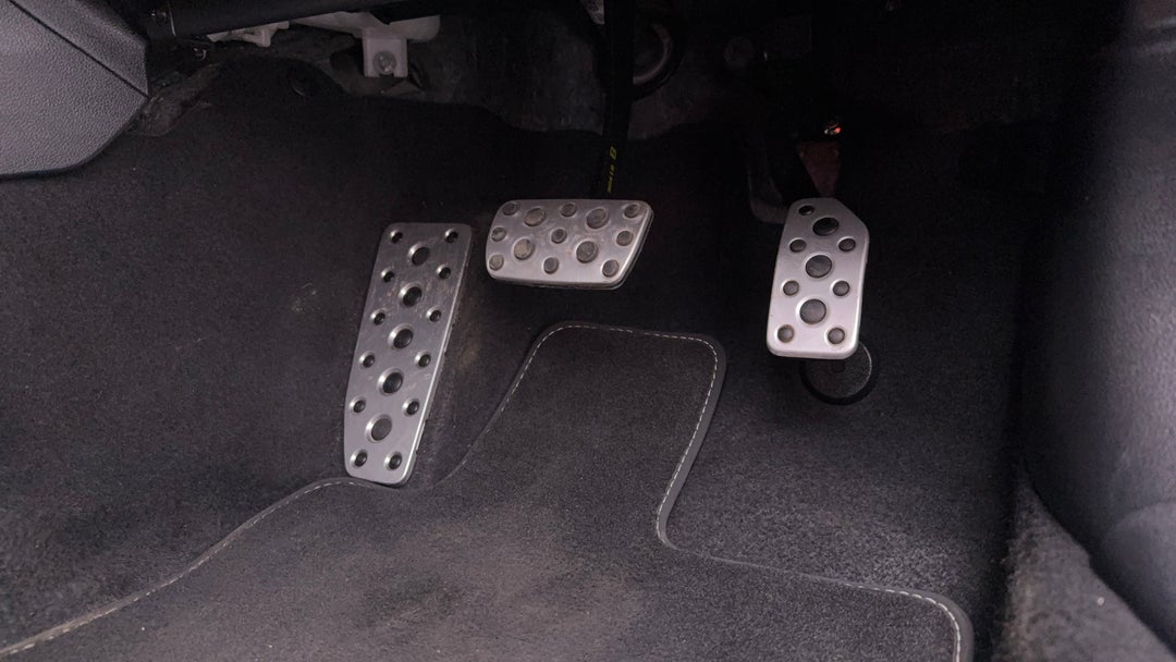 2023 Subaru Crosstrek AWD 2.0s, Automatic, 20775 km, Pedals and Footmat