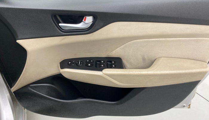 2017 Hyundai Verna 1.6 CRDI SX, Diesel, Manual, 47,772 km, Driver Side Door Panels Control