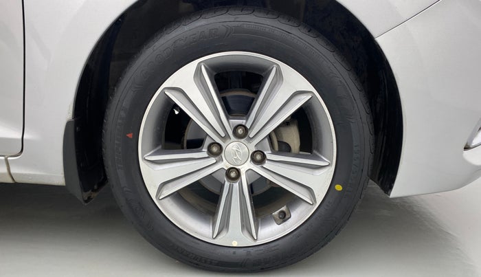 2017 Hyundai Verna 1.6 CRDI SX, Diesel, Manual, 47,772 km, Right Front Wheel