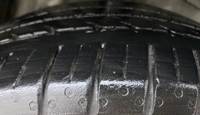 2017 Hyundai Verna 1.6 CRDI SX, Diesel, Manual, 47,772 km, Left Rear Tyre Tread