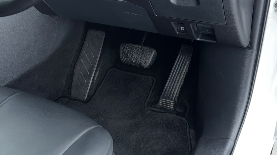 2021 Toyota Kluger Gxl (4x2), Automatic, 111624 km, Pedals and Footmat