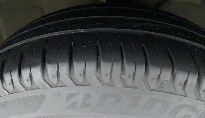 2021 Maruti XL6 ZETA AT, Petrol, Automatic, 31,767 km, Right Front Tyre Tread