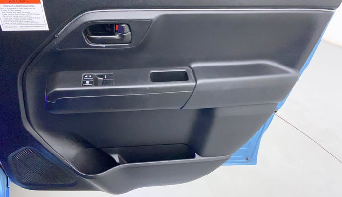 2022 Maruti New Wagon-R 1.0 Lxi (o) cng, CNG, Manual, 8,996 km, Driver Side Door Panels Control
