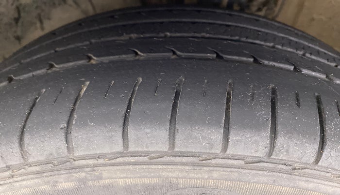 2018 Skoda Rapid STYLE 1.6 MPI MT, Petrol, Manual, 38,702 km, Left Front Tyre Tread