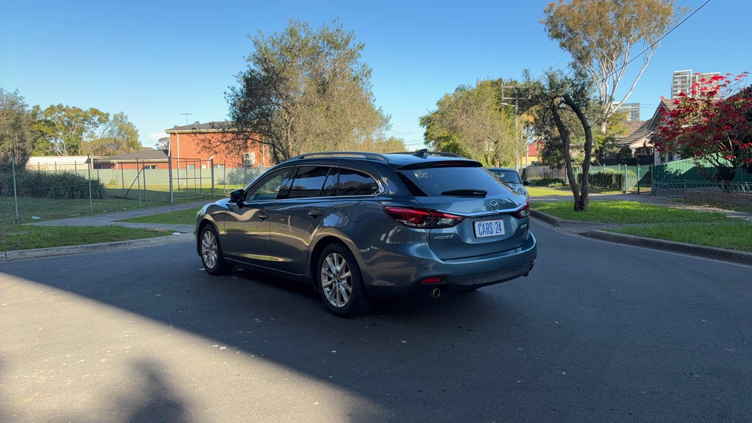 Left Back Diagonal (45- Degree) View