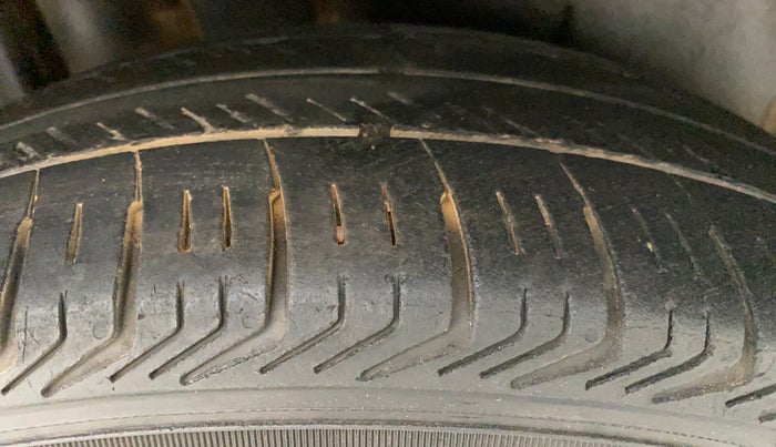 2013 Maruti Swift VDI, Diesel, Manual, 1,13,671 km, Right Rear Tyre Tread