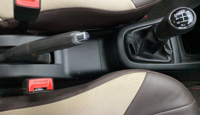 2013 Maruti Swift VDI, Diesel, Manual, 1,13,671 km, Gear Lever