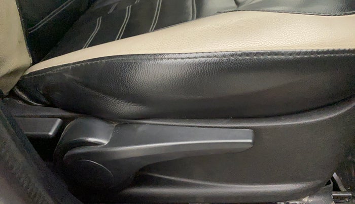 2019 Tata Tiago XZ PLUS PETROL, Petrol, Manual, 18,805 km, Driver Side Adjustment Panel