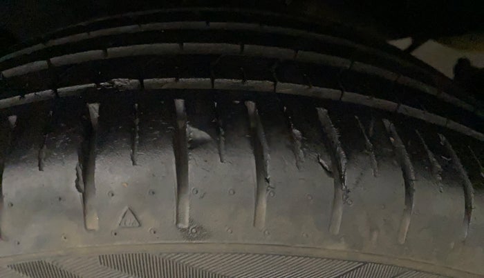 2019 Toyota Glanza G CVT, Petrol, Automatic, 21,695 km, Left Front Tyre Tread