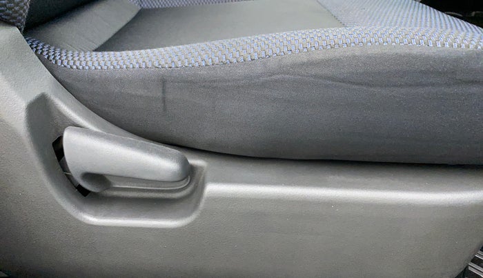2011 Maruti Wagon R 1.0 VXI, Petrol, Manual, 45,068 km, Driver Side Adjustment Panel