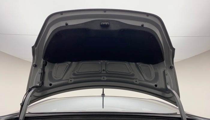 2015 Hyundai Verna FLUIDIC 4S 1.6 VTVT S(O), Petrol, Manual, 31,161 km, Boot Door Open