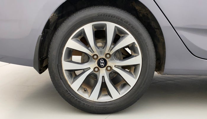 2015 Hyundai Verna FLUIDIC 4S 1.6 VTVT S(O), Petrol, Manual, 31,161 km, Right Rear Wheel