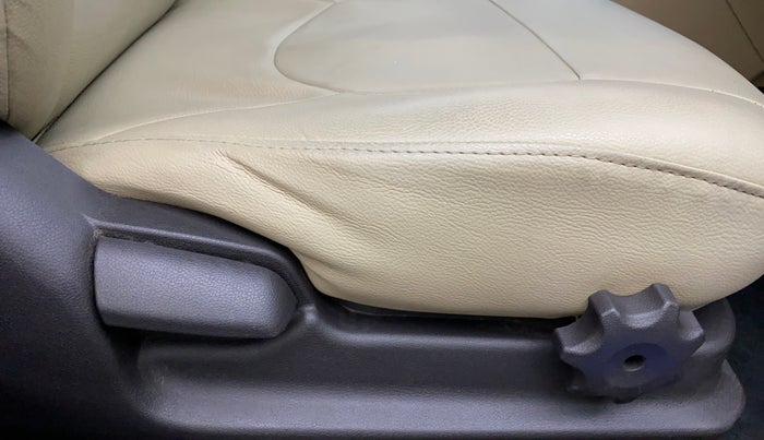 2015 Hyundai Verna FLUIDIC 4S 1.6 VTVT S(O), Petrol, Manual, 31,161 km, Driver Side Adjustment Panel
