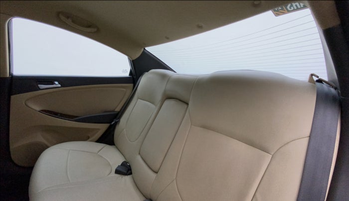 2015 Hyundai Verna FLUIDIC 4S 1.6 VTVT S(O), Petrol, Manual, 31,161 km, Right Side Rear Door Cabin
