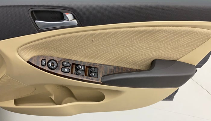 2015 Hyundai Verna FLUIDIC 4S 1.6 VTVT S(O), Petrol, Manual, 31,161 km, Driver Side Door Panels Control