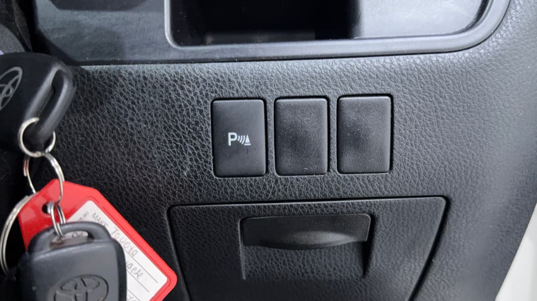 2017 Toyota Kluger Gx (4x2), Automatic, 105868 km, Utility Switches/Buttons