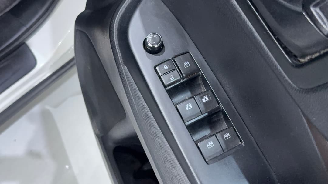 2017 Toyota Kluger Gx (4x2), Automatic, 105868 km, Drivers Side Door Panel Controls