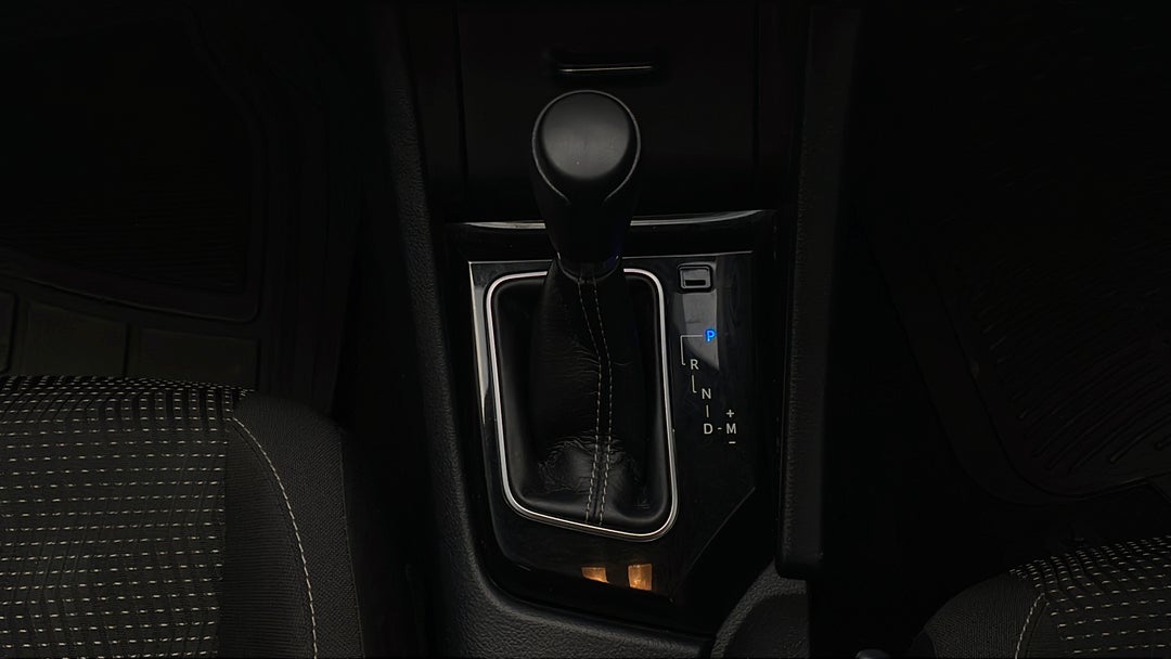 2017 Toyota Corolla Ascent, Automatic, 100589 km, Gear Lever 