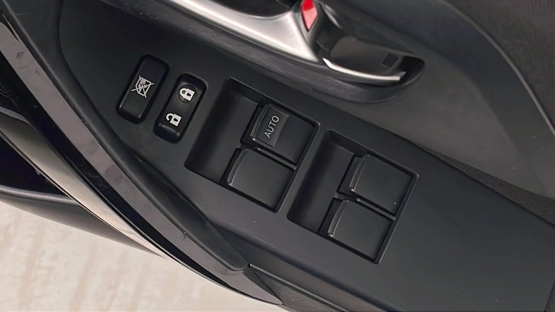 2017 Toyota Corolla Ascent, Automatic, 100589 km, Drivers Side Door Panel Controls