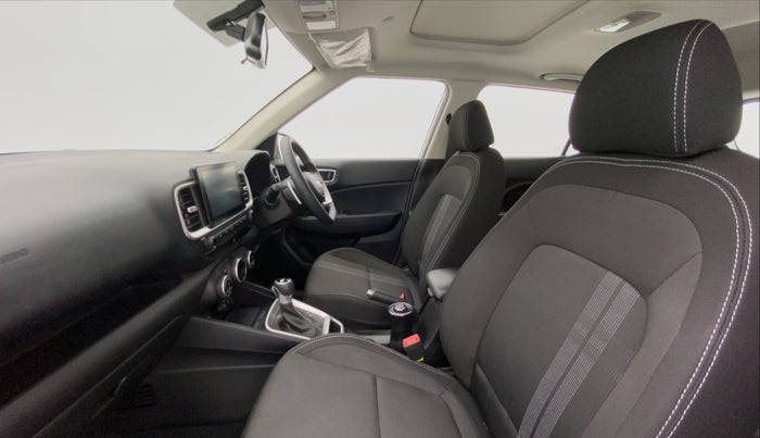 2022 Hyundai VENUE 1.0 TURBO GDI SX+ AT, Petrol, Automatic, 2,200 km, Right Side Front Door Cabin