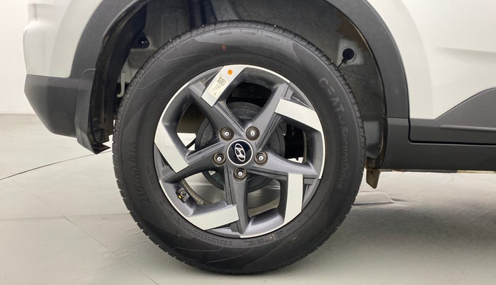 2022 Hyundai VENUE 1.0 TURBO GDI SX+ AT, Petrol, Automatic, 2,200 km, Right Rear Wheel
