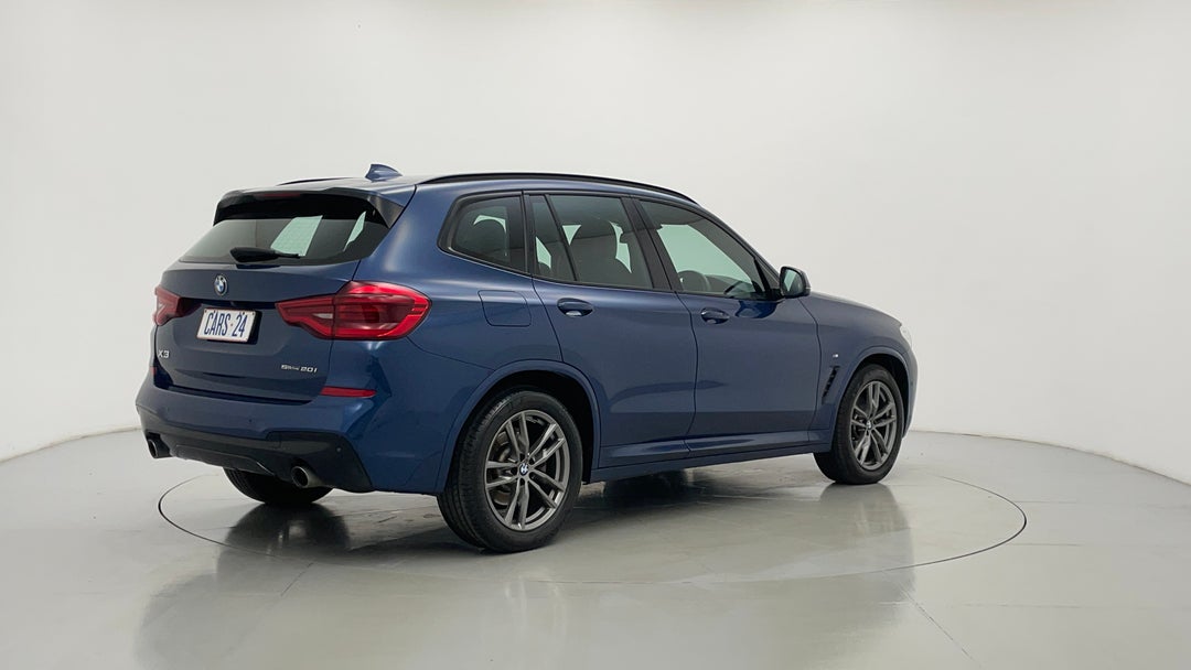 Right Back Diagonal (45- Degree) View