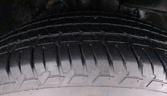 2018 Mahindra XUV500 W9, Diesel, Manual, 98,201 km, Right Front Tyre Tread