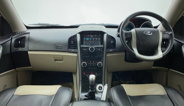 2018 Mahindra XUV500 W9, Diesel, Manual, 98,201 km, Dashboard