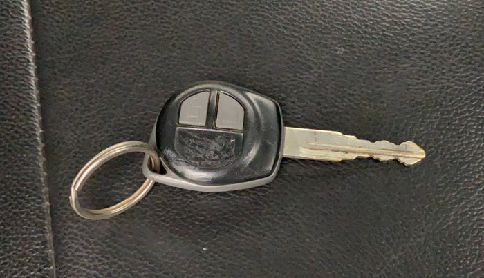 2012 Maruti Swift VXI, Petrol, Manual, 80,208 km, Lock system - Remote key not functional