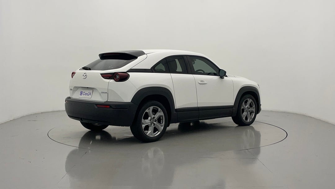 Right Back Diagonal (45- Degree) View