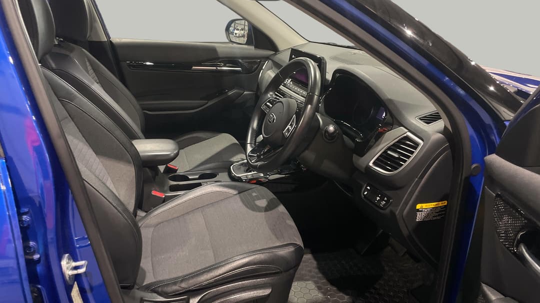 2020 Kia Seltos Sport+ (AWD), Automatic, 102205 km, Right Side Front Door Cabin View